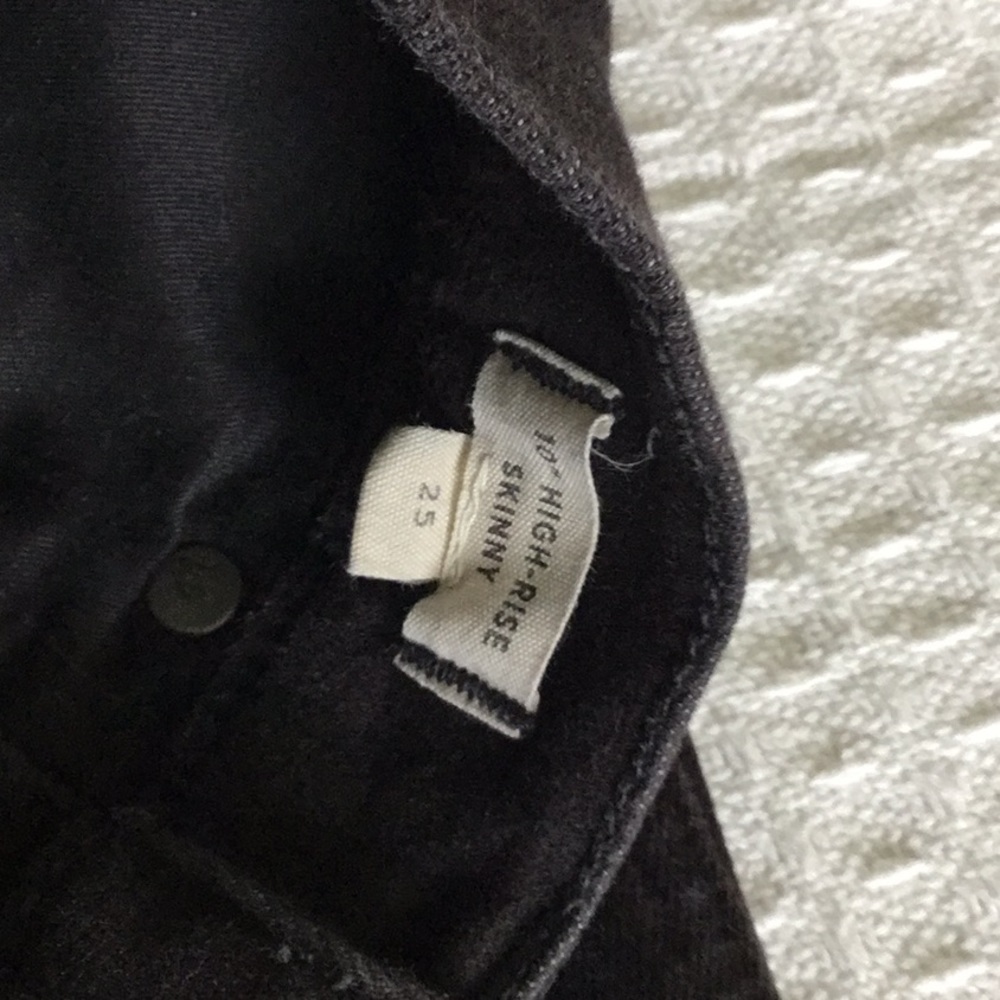 Madewell 10” high rise skinny, size 25, dark black wash